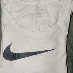 Nike scoop neck tee